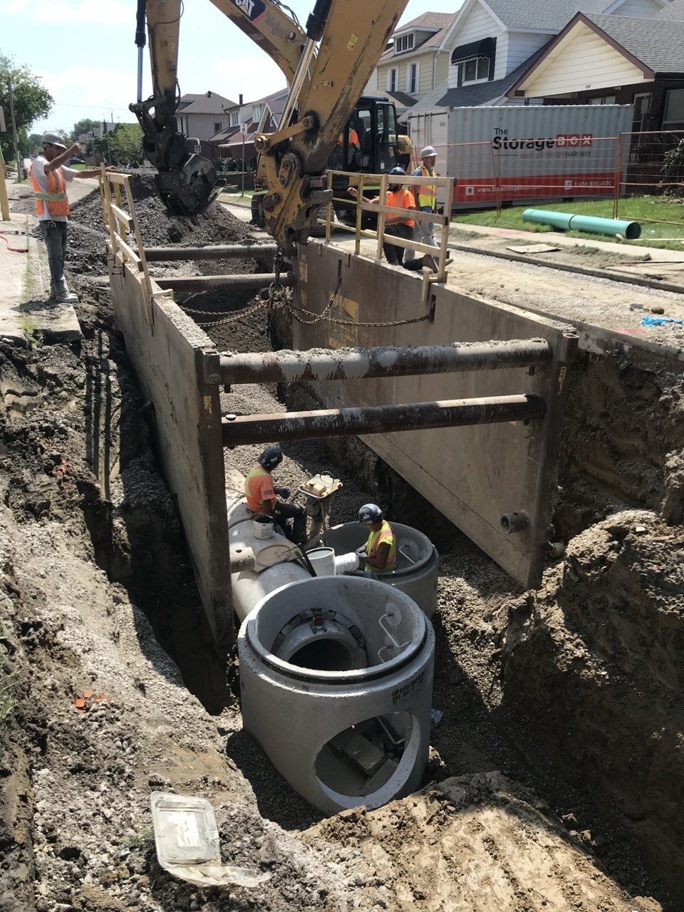 Wide manhole installation
