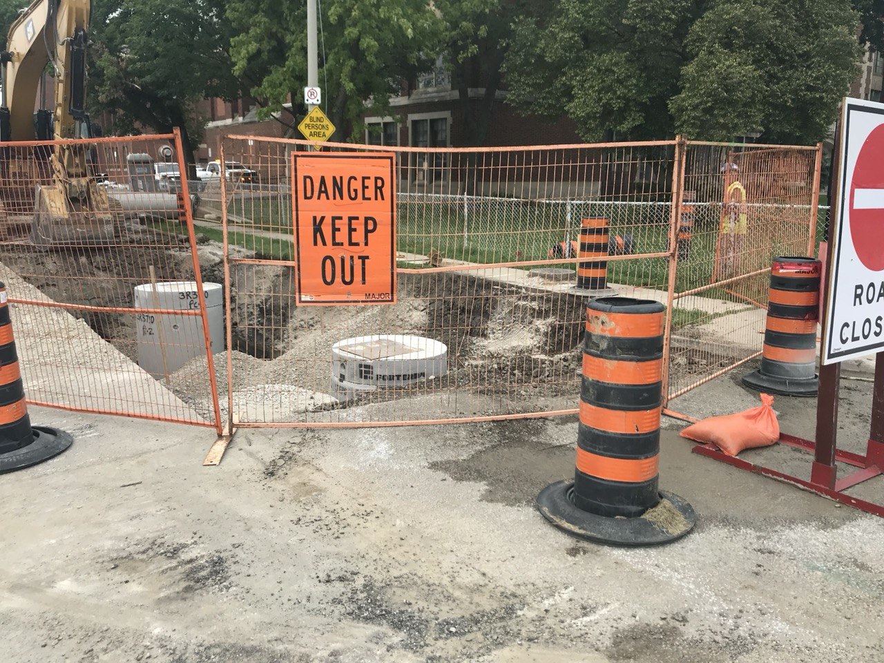 Trench safety signage